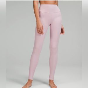 - Lululemon Athletica, pink leggings